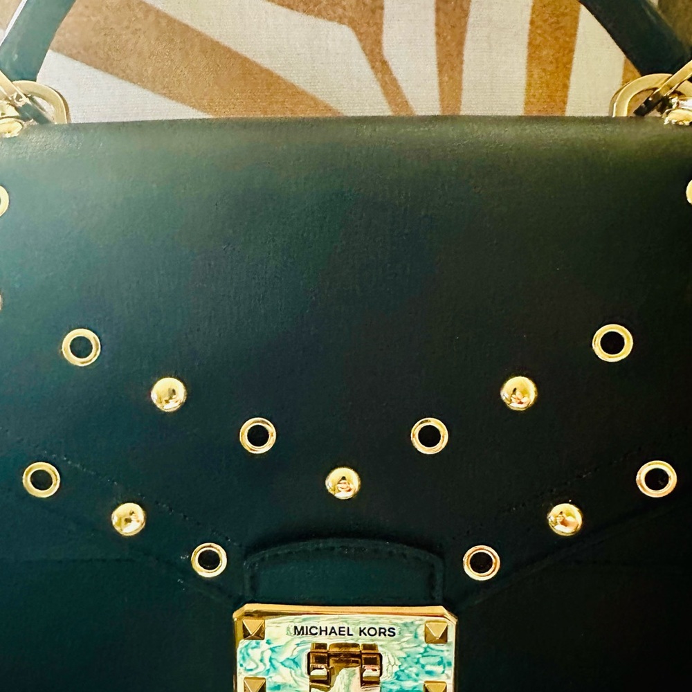 MK Michael Kors Satchel with Shoulder or crossbody strap. - Picture 6 of 12